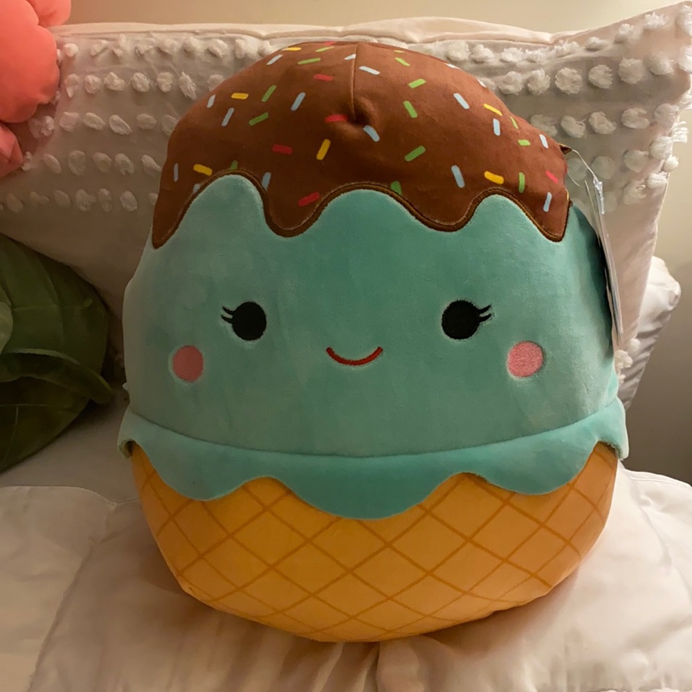 NEW Maya the Mint Ice Cream Squishmallow